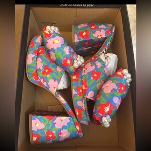 Betsey Johnson Maccie Platform Sandals - Blue Multi - Size 6.5 (New in Box)
